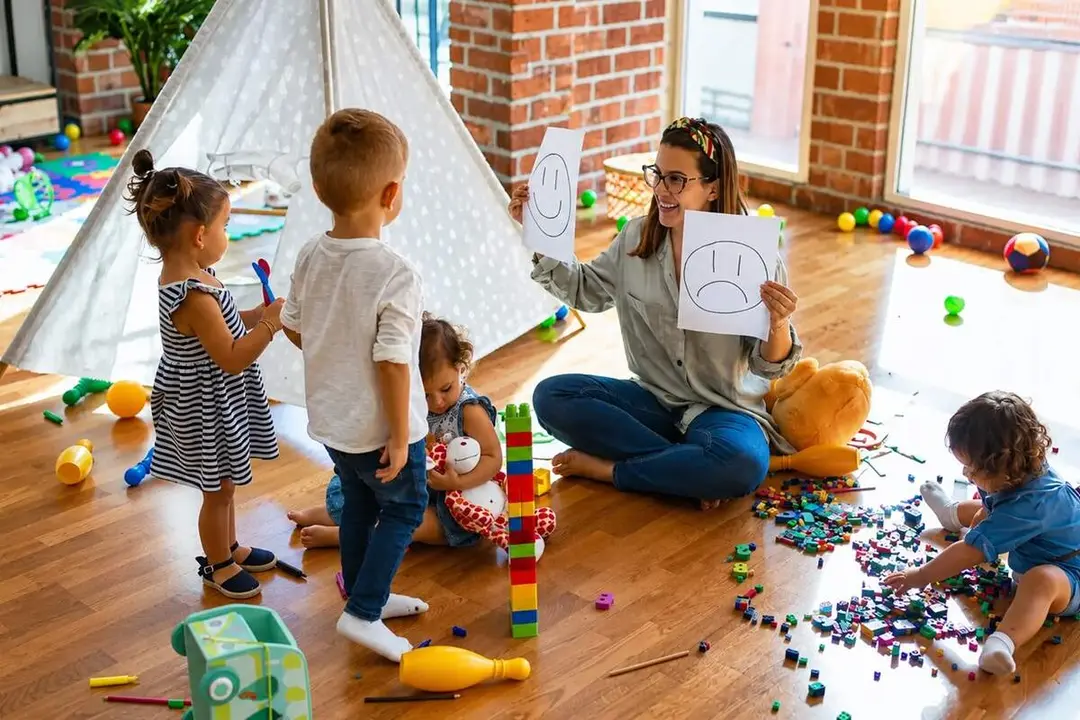 Tecnico educacion infantil guarderia cuidado ninos empleo Valladolid