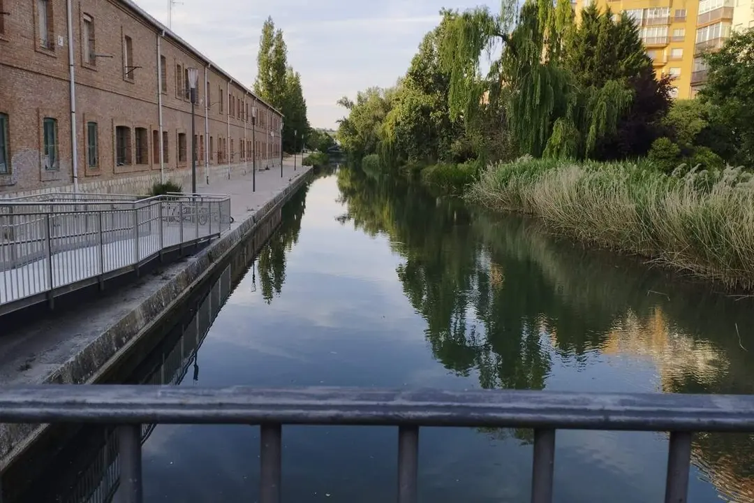 Canal Castilla pasarela renovacion entorno Darsena barrio La Victoria ciudad Valladolid tiempo