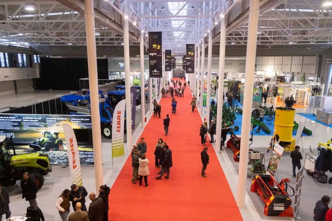 Agrovid Feria Valladolid pabellon interior stands maquinaria campo agricultura