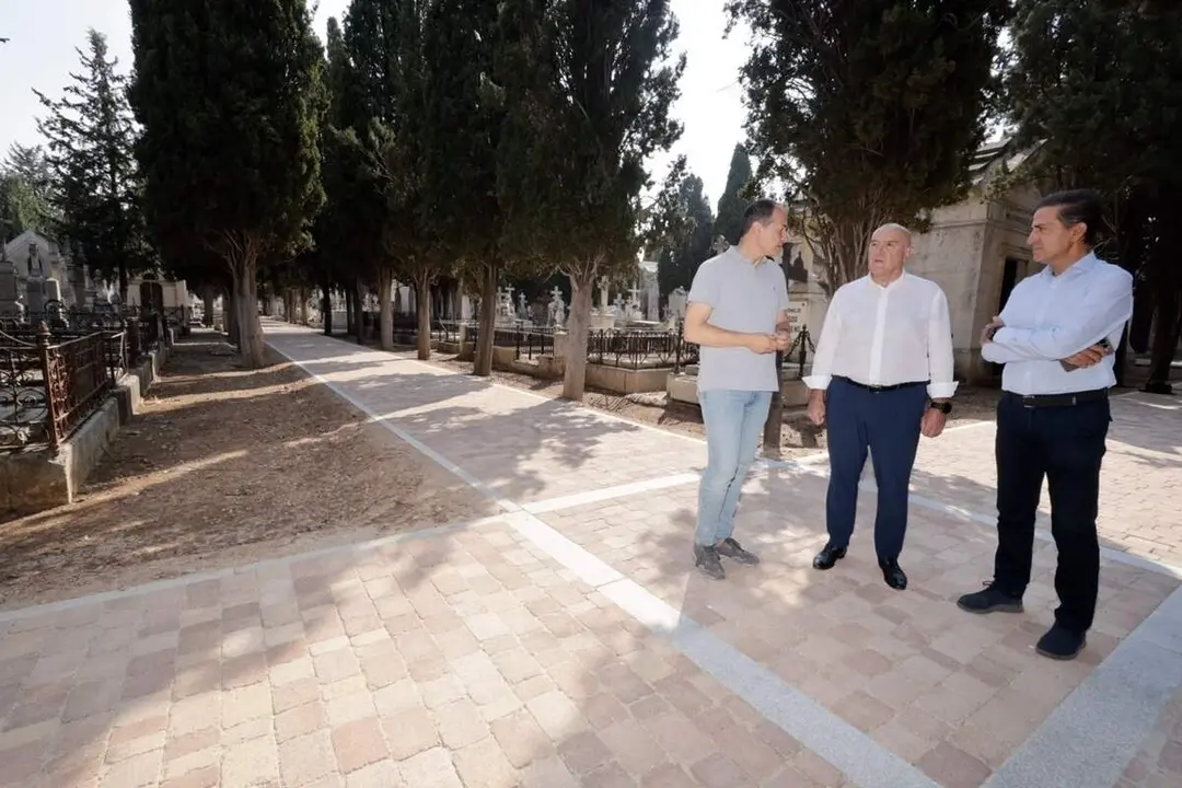Obras renovacion caminos adoquines parte historica cementerio de El Carmen Ayuntamiento Valladolid