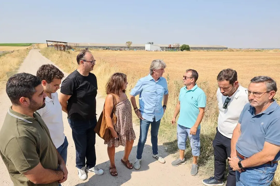 Visita granja avicola Aldea de San Miguel enfermedad de Newcastle PSOE Castilla y Leon