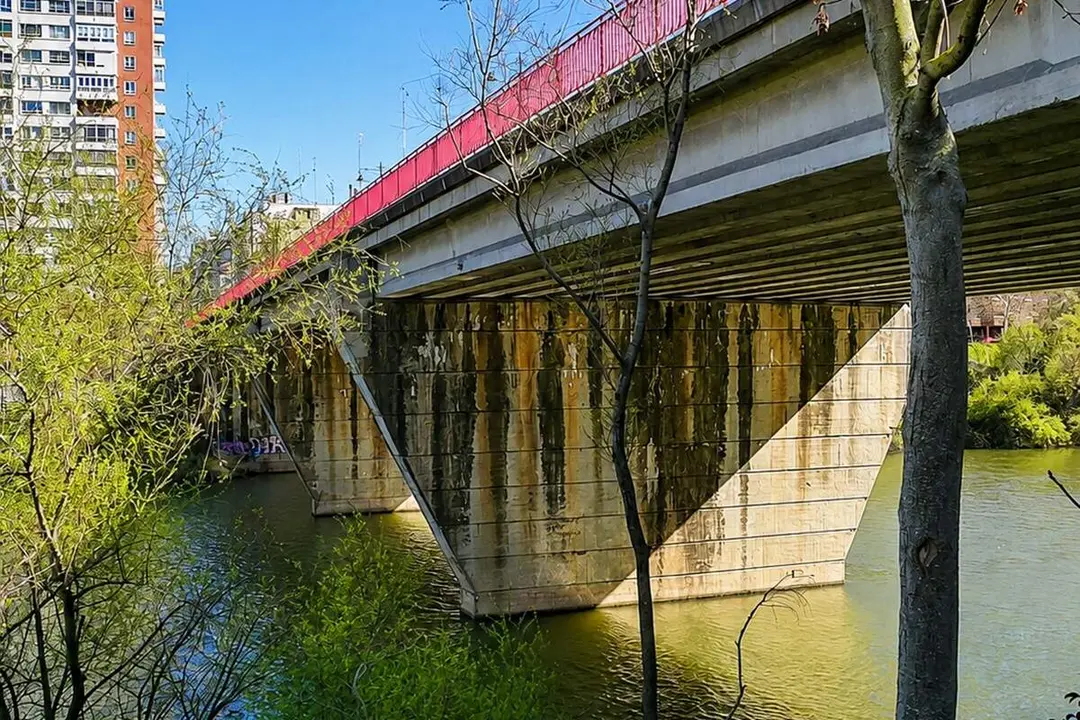 Puente Adolfo Suarez Valladolid zona Huerta del Rey rio Pisuerga ciudad