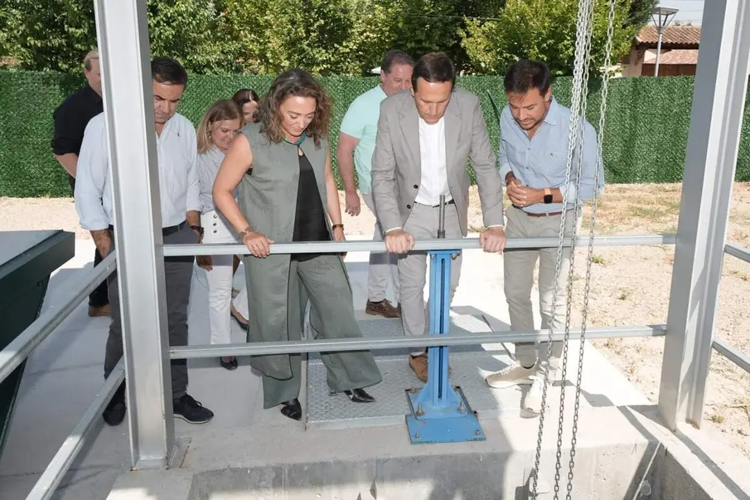 Visita estreno depuradora Castronuevo de Esgueva Diputacion Valladolid Junta