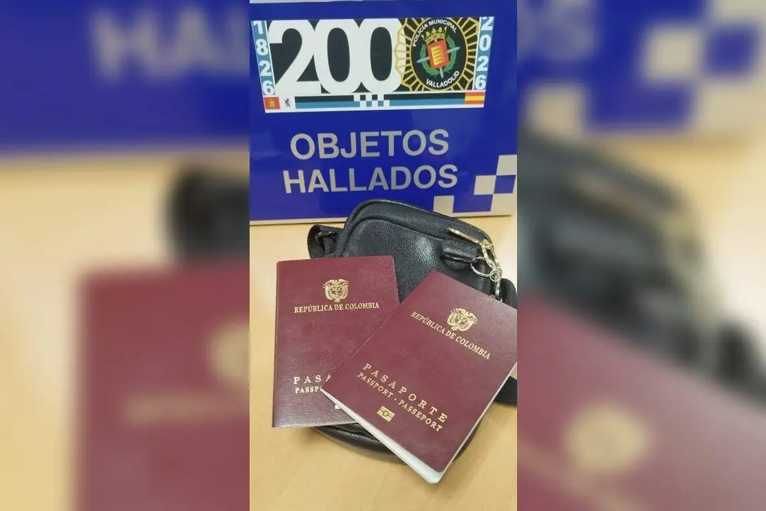 Bandolera dinero y pasaportes perdidos turistas colombianos Oficina Objetos Hallados Policia Municipal Valladolid