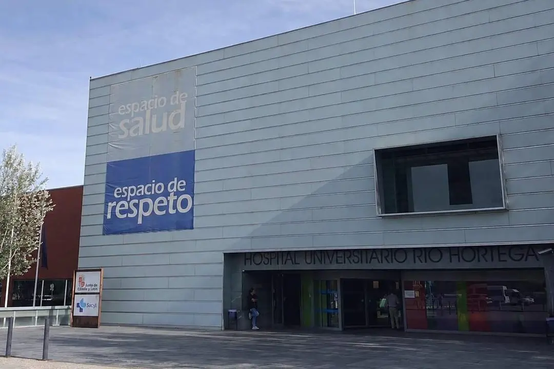 Entrada principal acceso Hospital Rio Hortega sanidad Valladolid