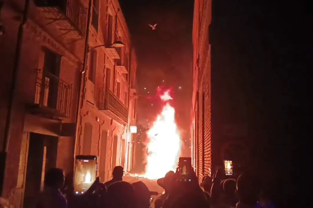 Incendio correcalles fuego noche Fiestas San Antolin Medina del Campo provincia