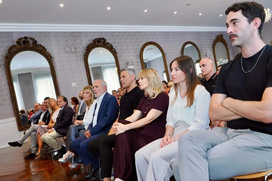 Galardonados 37 Premios Amigos del Teatro Valladolid actores Maria Adanez y Roberto Enriquez