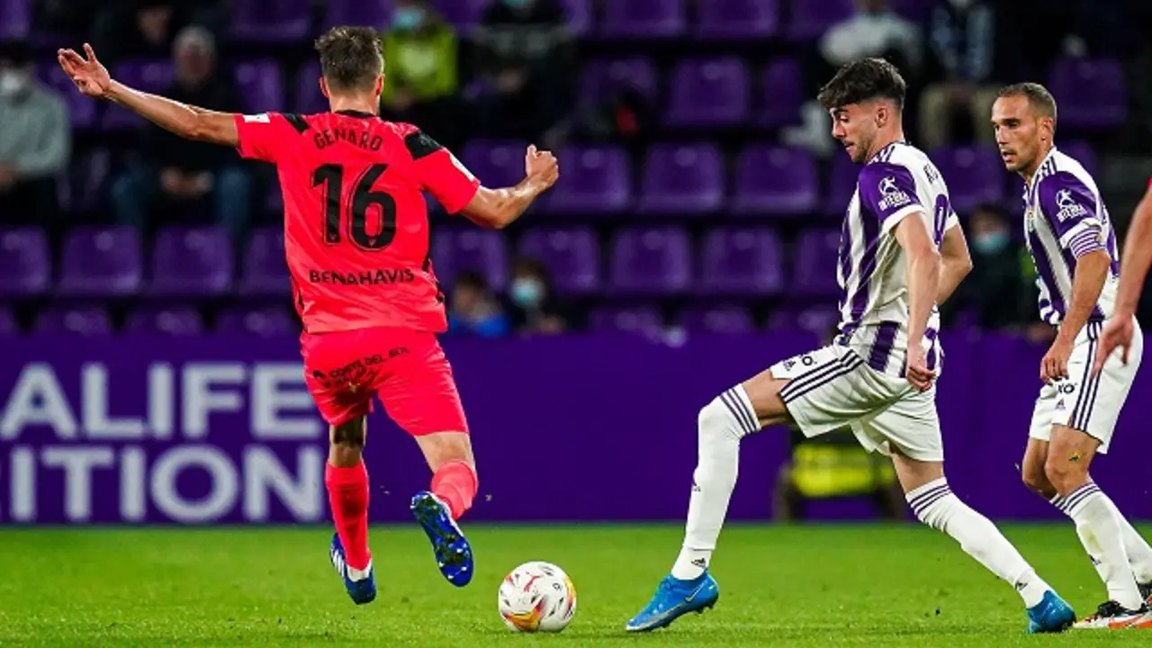 Kike P&eacute;rez volvi&oacute; ante el M&aacute;laga a los terrenos de juego | Fuente: Real Valladolid