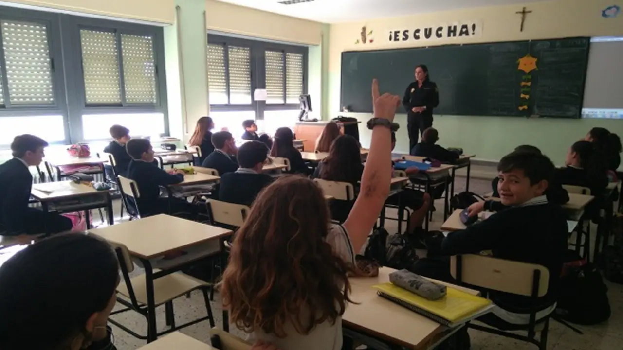 Campa&ntilde;a de la Polic&iacute;a de Valladolid contra el acoso escolar | Fuente: Colegio Amor de Dios