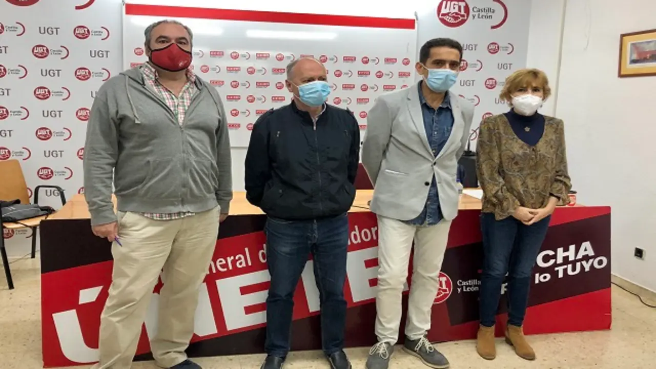 Faustino Temprano y Tom&aacute;s P&eacute;rez de UGT, Vicente Andr&eacute;s y Ana Fern&aacute;ndez de CCOO | Fuente: UGT Castilla y Le&oacute;n