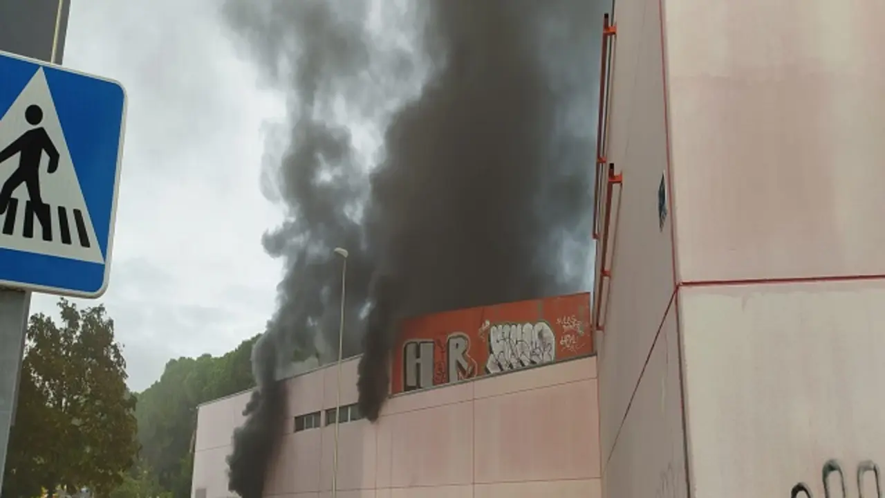 Incendio en un antiguo supermercado en Pinar de Jal&oacute;n | Fuente: Polic&iacute;a de Valladolid