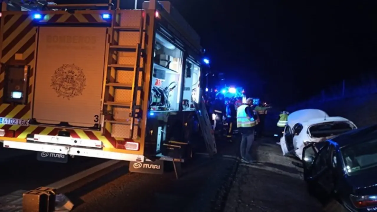 Accidente en la A-6 en Tordesillas | Fuente: Bomberos Diputaci&oacute;n de Valladolid
