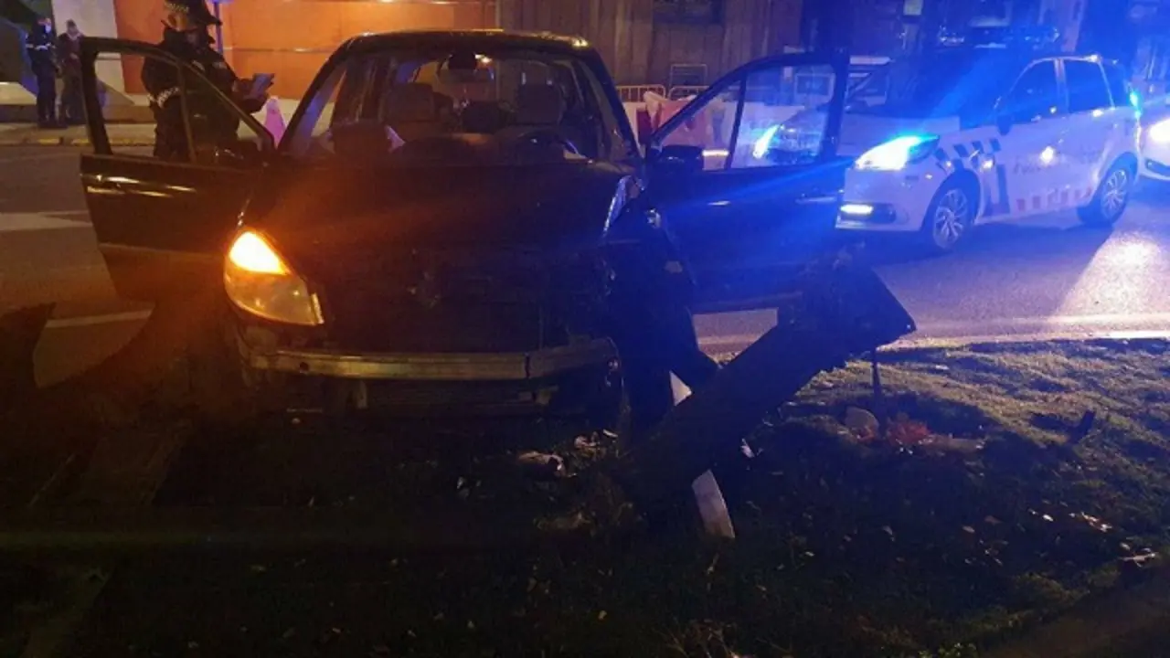 Imagen del accidente en el Paseo Hospital Militar | Fuente: Polic&iacute;a Valladolid