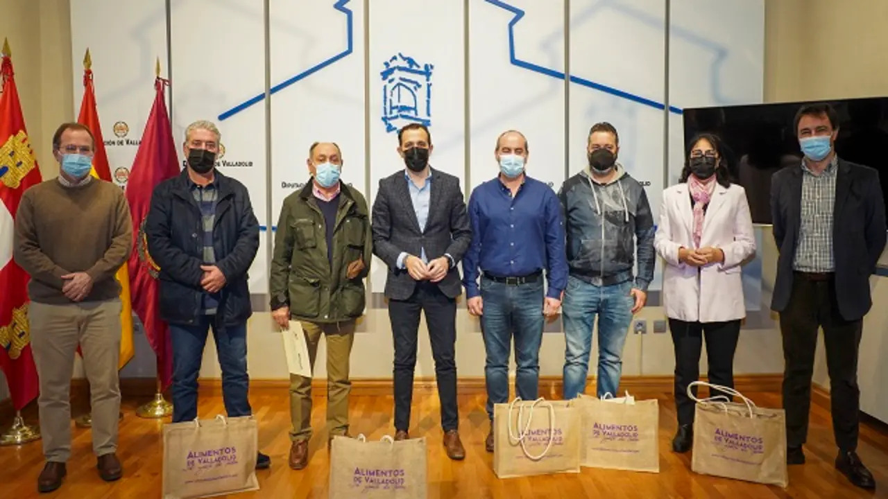 Valladlid. 27/12/2021. Agradecimiento a los agricultores de la provincia por  salvar a 13 aguiluchos. 
FOTO/DPV/Miguel &Aacute;ngel Santos