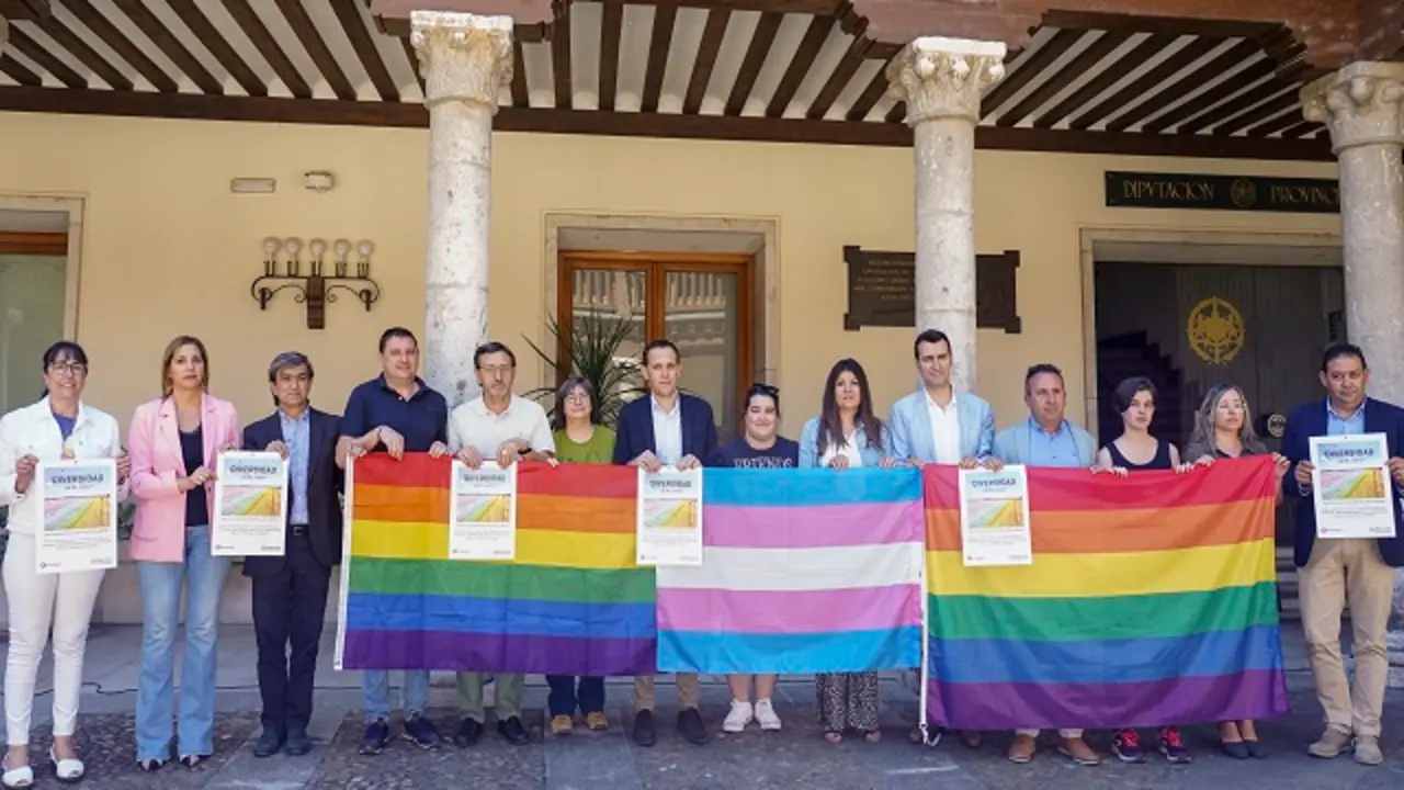 Valladolid. 28/6/2022. La Diputaci&oacute;n de Valladolid conmemora el D&iacute;a LGTBI en el Palacio de Pimentel .
FOTO/DPV/Miguel &Aacute;ngel Santos