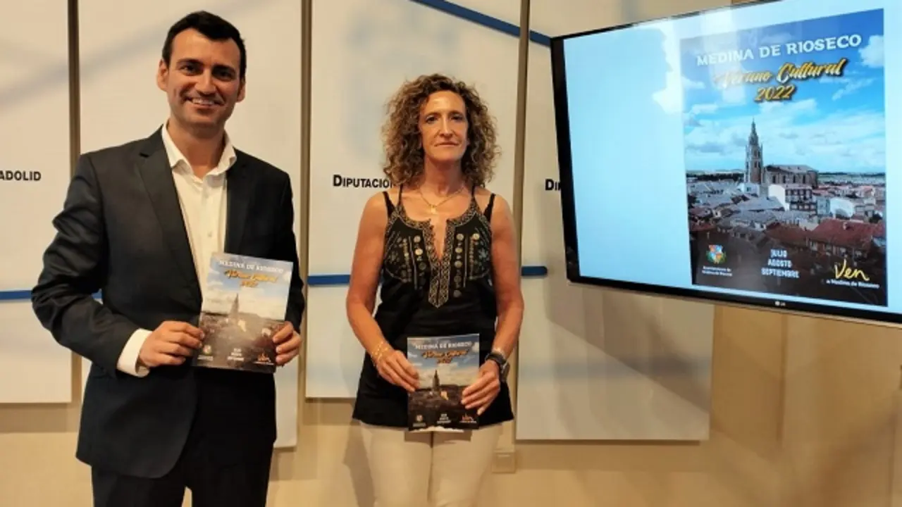 El alcalde de Medina de Rioseco presenta la programaci&oacute;n de 'Verano Cultural' en la Diputaci&oacute;n | Valladolid Plural