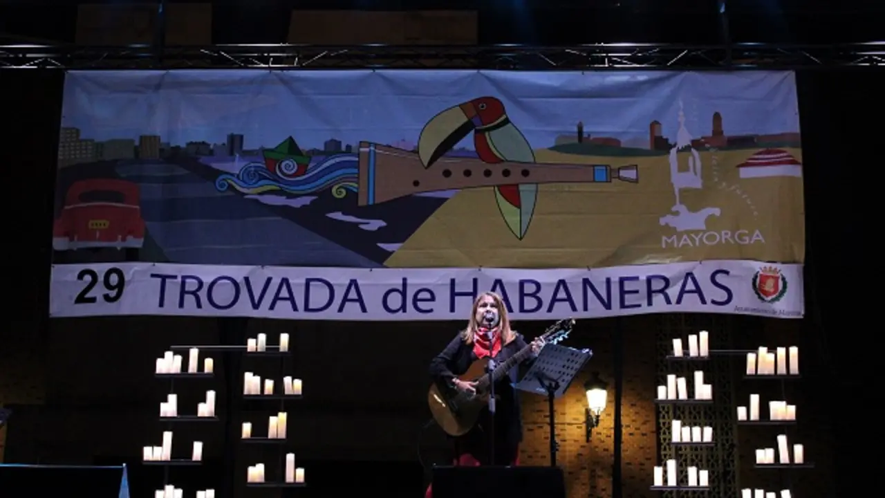 Actuación de Liuba María Hevia en la 29ª Trovada de Habaneras de Mayorga | Valladolid Plural
