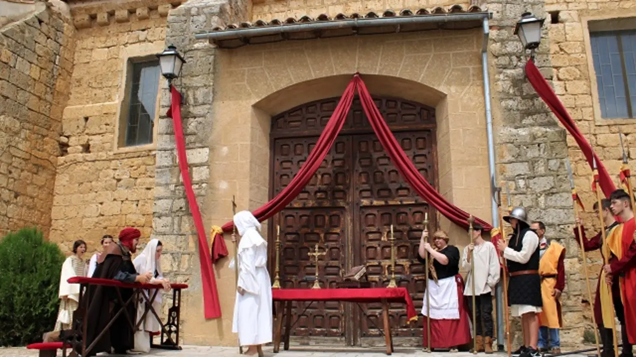 Recreaci&oacute;n de las Bodas de Do&ntilde;a Menc&iacute;a en Tordehumos | Valladolid Plural