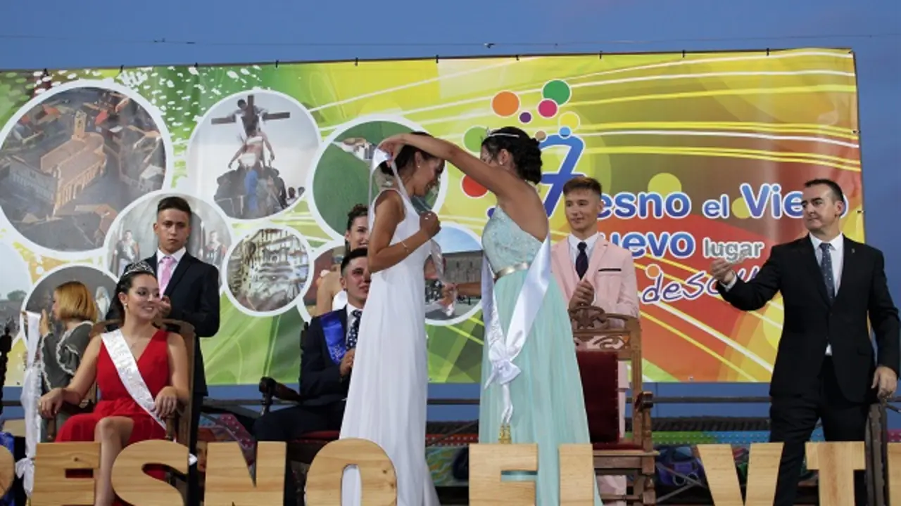 Coronaci&oacute;n de Reinas y Galanes en las Fiestas Patronales de San Agust&iacute;n en Fresno el Viejo | Valladolid Plural
