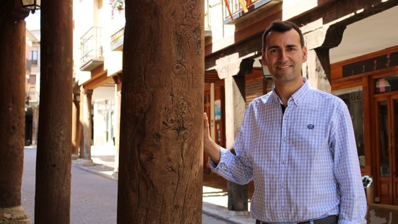 El alcalde de Medina de Rioseco, David Esteban, en plena R&uacute;a Mayor | Valladolid Plural