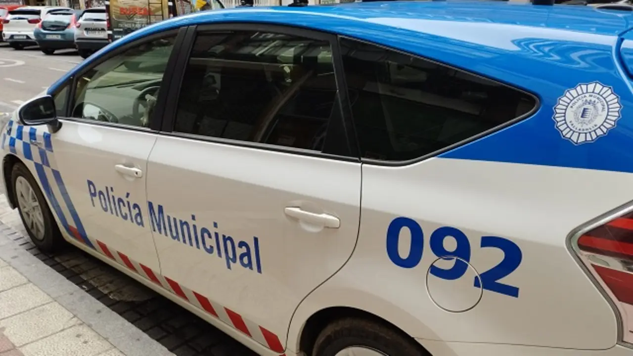Coche de la Polic&iacute;a Municipal | Valladolid Plural
