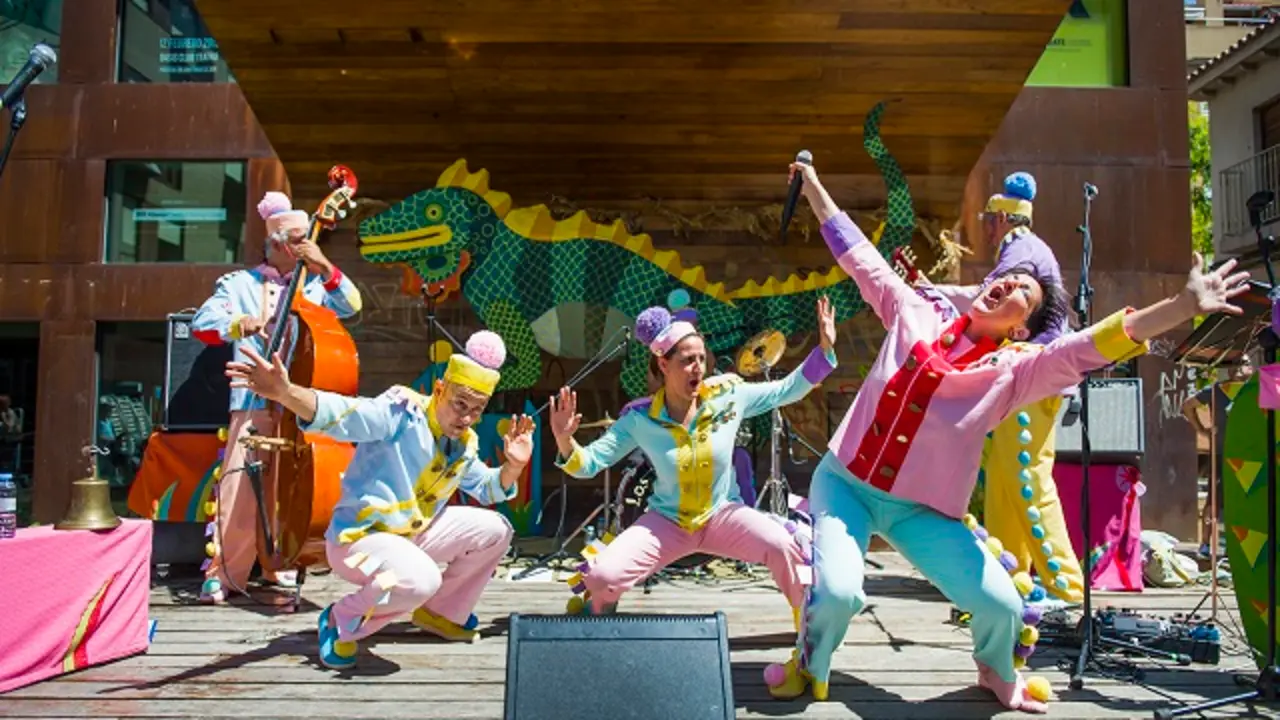 Mes de la Musica Casco Historico. PICH. Los Titiriteros de Binefar. Las Armas. Zaragoza. Junio. 2019. MM&copy;.