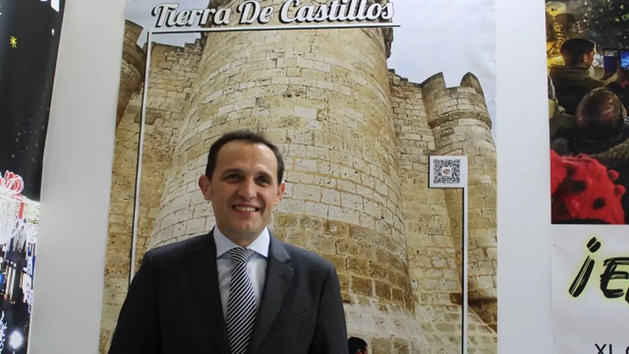 El presidente de la Diputaci&oacute;n, Conrado &Iacute;scar, en el stand de Valladolid en INTUR | Valladolid Plural