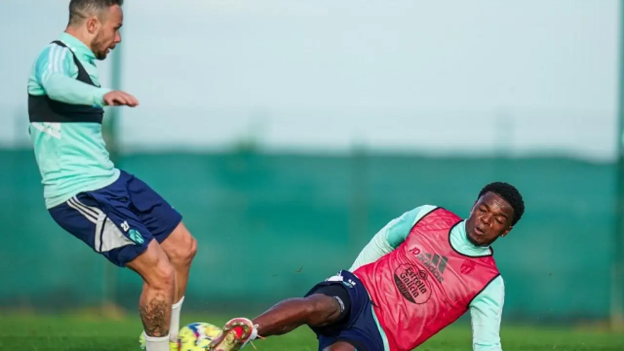 Iv&aacute;n S&aacute;nchez y Malsa durante una sesi&oacute;n de entrenamiento | Fuente: Real Valladolid