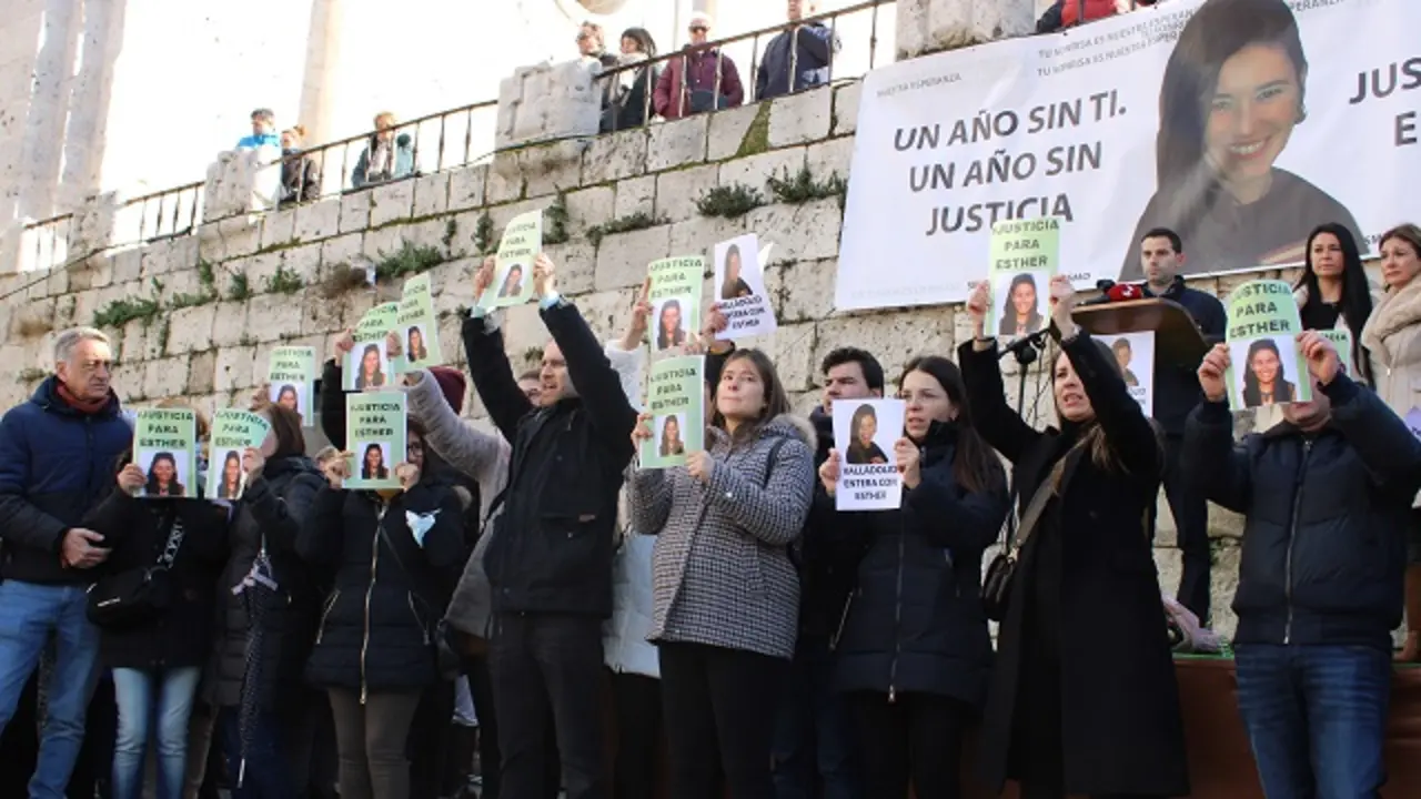 Concentración por Esther López en la Plaza Portugalete | Valladolid Pliural