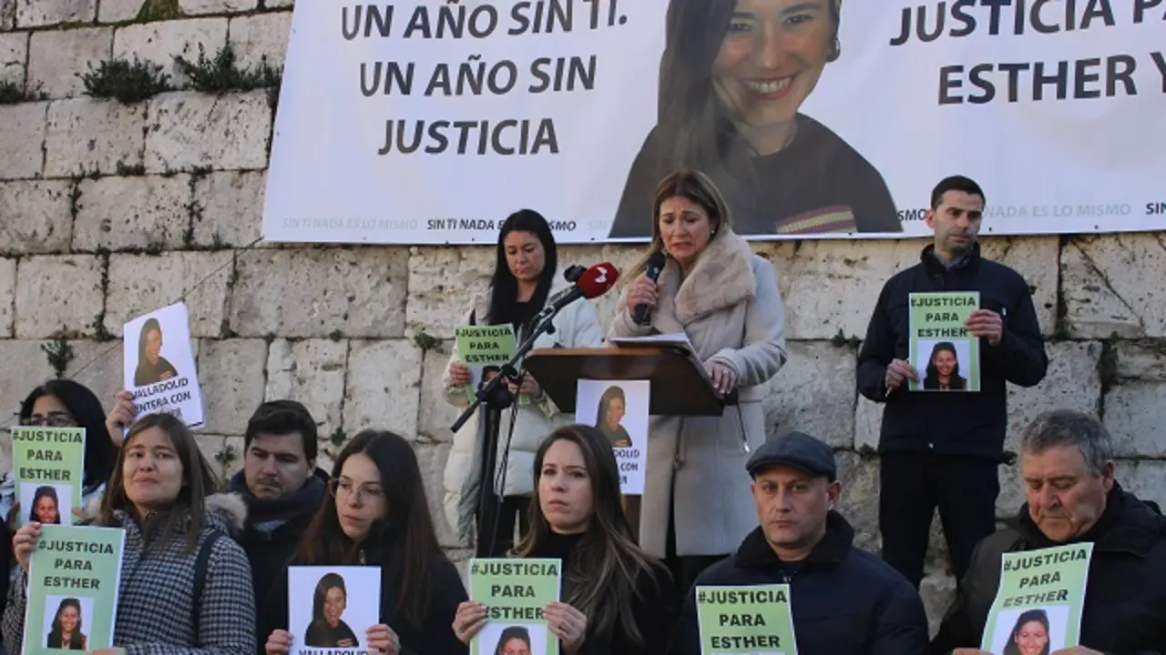 Marisol Bur&oacute;n, la madre de Marta Calvo, en Valladolid durante la concentraci&oacute;n por Esther | Valladolid Plural