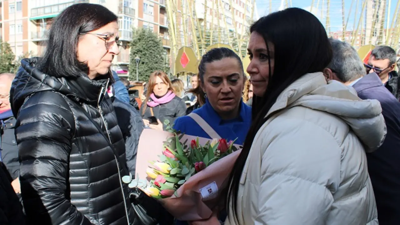 Virginia Barcones y Alicia Villar muestran sus condolencias a la hermana de Esther L&oacute;pez | Valladolid Plural