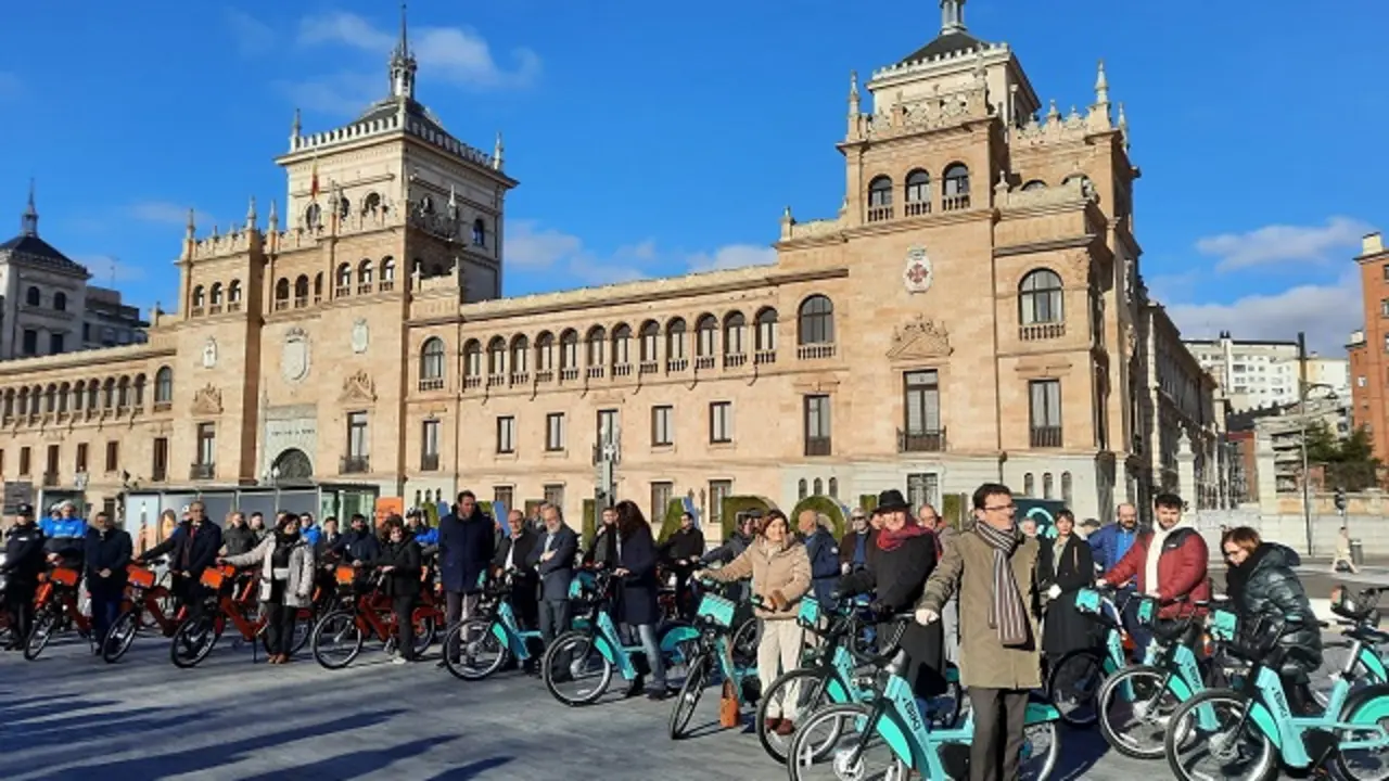 Presentaci&oacute;n de las nuevas bicicletas BIKI en la Plaza Zorrilla | Valladolid Plural