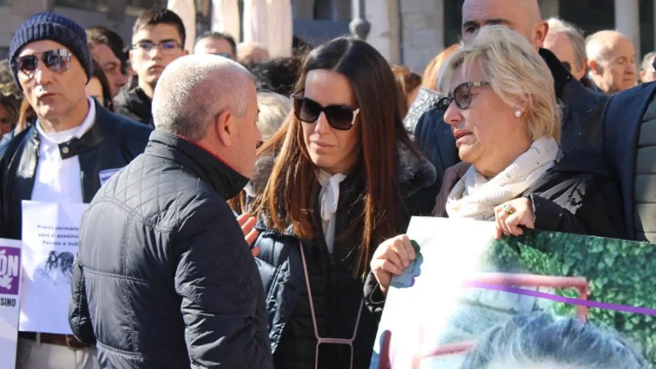 El padre de Esther L&oacute;pez acompa&ntilde;a a los familiares de Paloma e India | Valladolid Plural