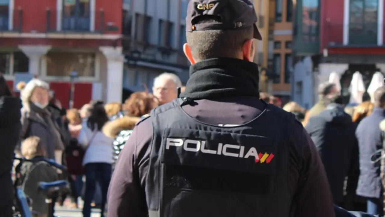 Agente de la Polic&iacute;a Nacional | Valladolid Plural