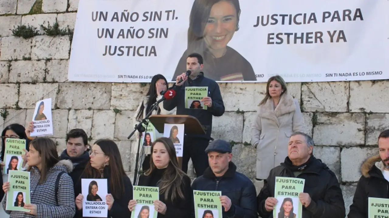 Concentraci&oacute;n en recuerdo de Esther L&oacute;pez en Valladolid | Valladolid Plural