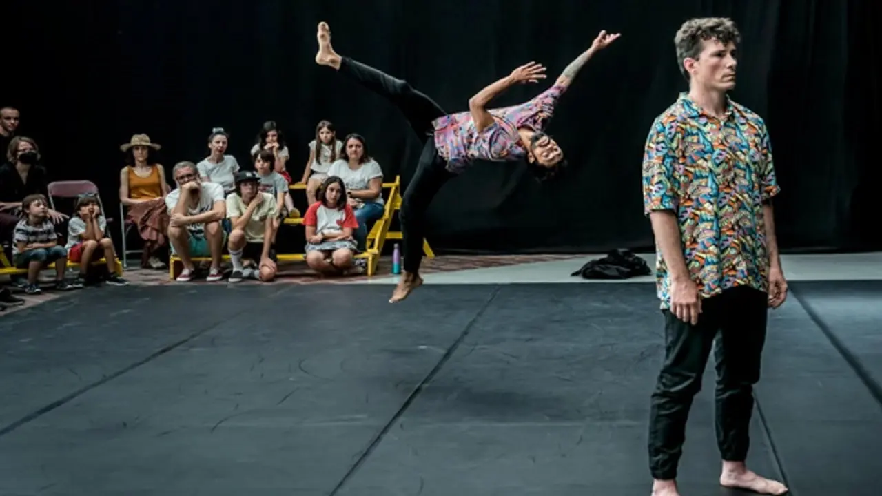 Disculpa si te presento como que no te conozco. 
La Peque&ntilde;a Victoria Cen. 
Auditorio ciudad de Le&oacute;n. Agenda cultural de Le&oacute;n