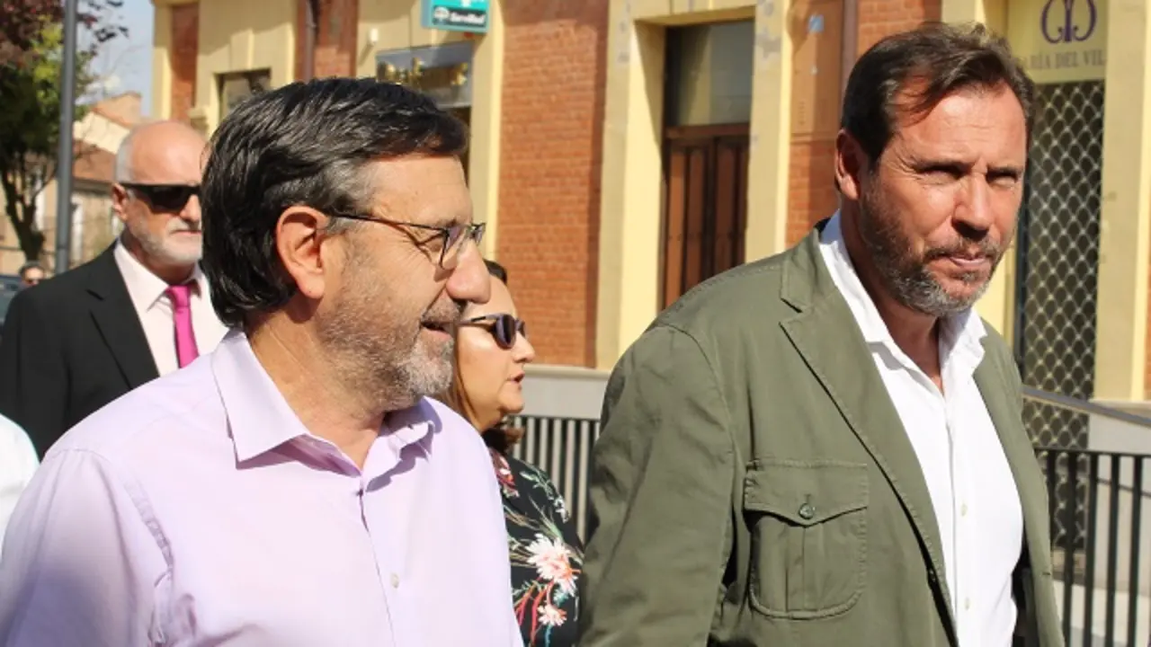 Francisco Ferreira y &Oacute;scar Puente en una de las fiestas de la provincia este verano | Valladolid Plural