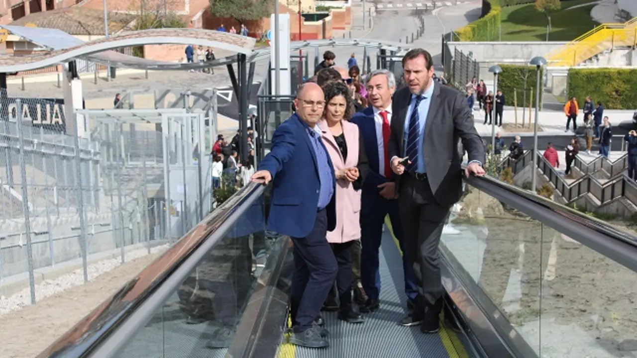 &Oacute;scar Puente inaugura los elevadores de Parquesol norte | Valladolid Plural
