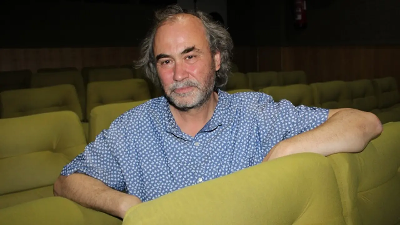 Arturo Due&ntilde;as en una de las salas de los Cines Casablanca | Valladolid Plural