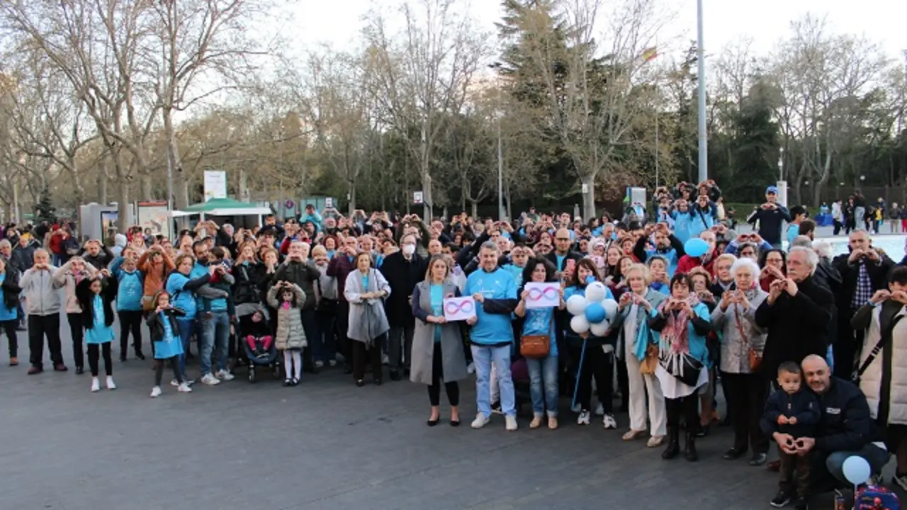 Concentraci&oacute;n por el D&iacute;a Mundial del Autismo en Plaza Zorrilla | Valladolid Plural