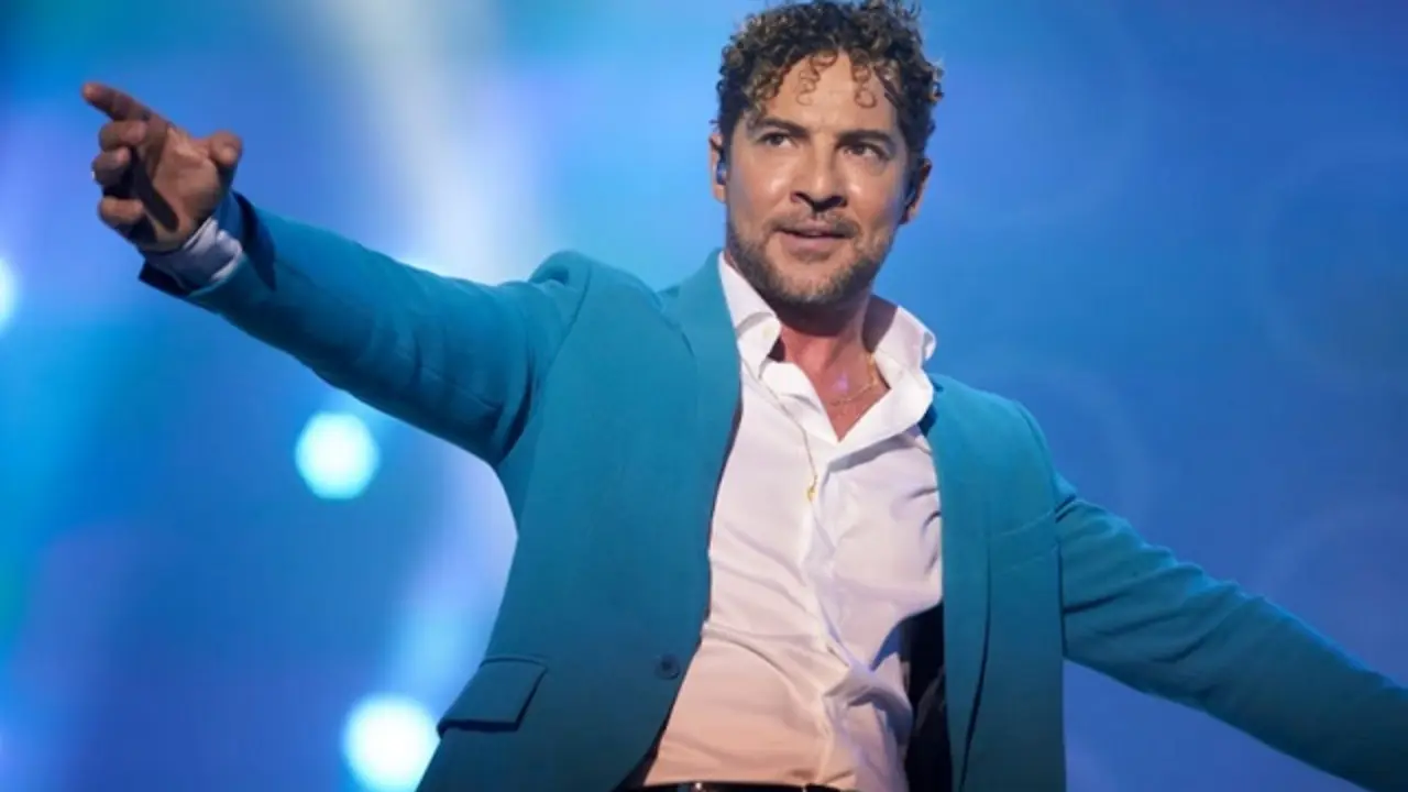 VALENCIA, SPAIN - JULY 24: Spanish singer David Bisbal performs on stage at Ciutat de Valencia Stadium on July 24, 2021 in Valencia, Spain. (Photo by Manuel Queimadelos Alonso/Redferns)