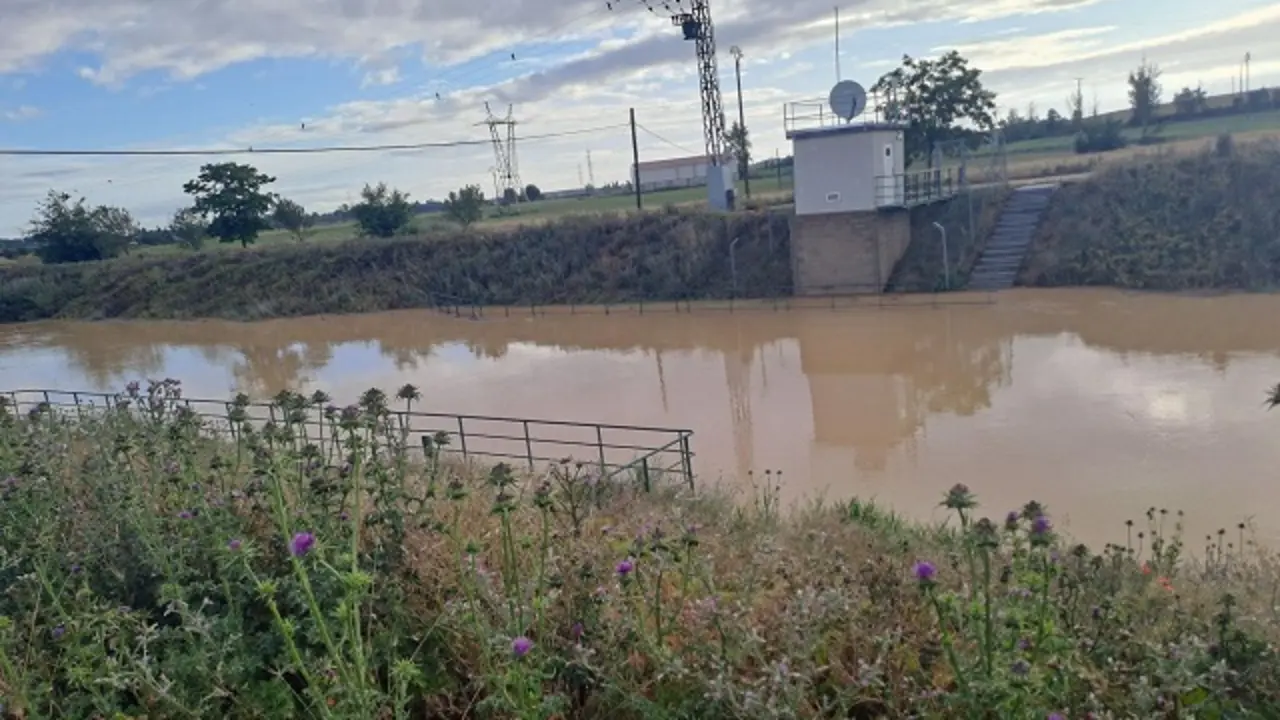 Estado del r&iacute;o Sequillo a su paso por Medina de Rioseco