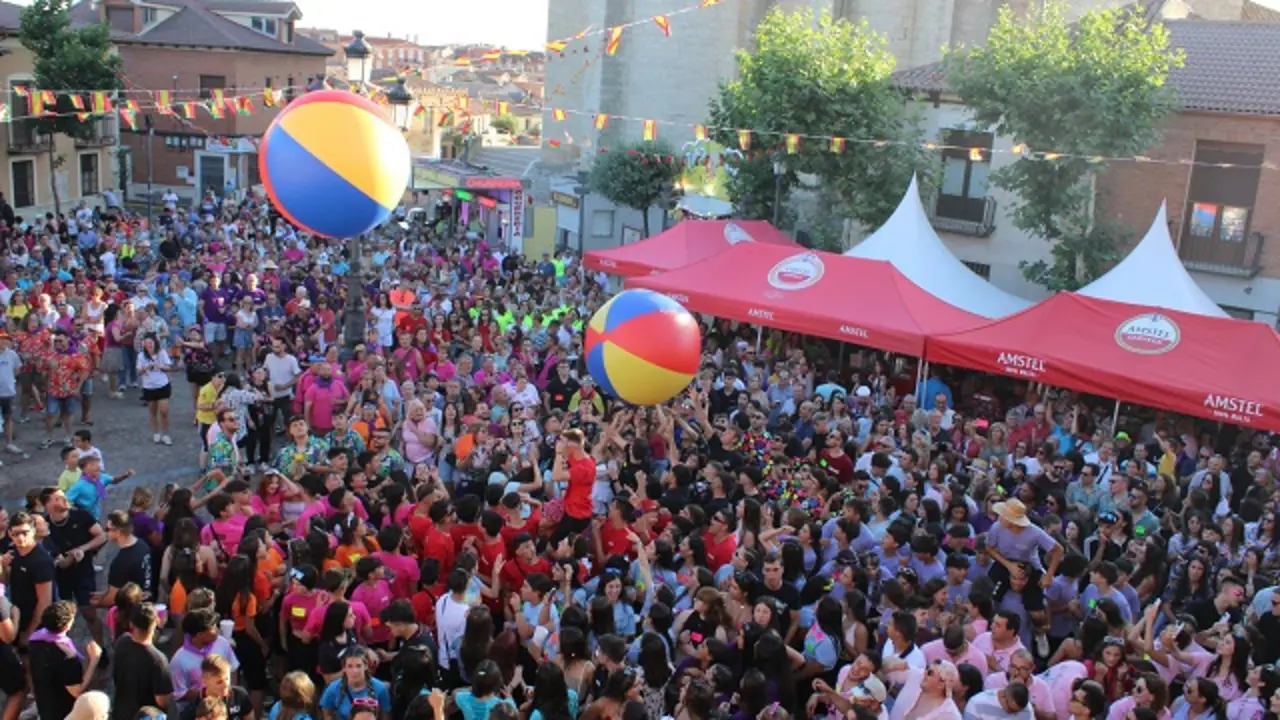 La Plaza Mayor durante el preg&oacute;n de las Fiestas de Santa Marina de Cigales | Valladolid Plural