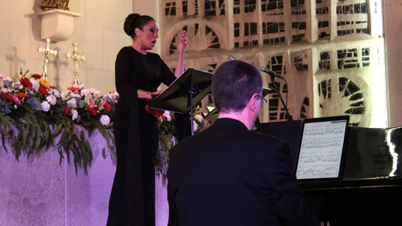 Montserrat Martí Caballé, acompañada del pianista Víctor Carbajo en Mayorga | Valladolid Plural