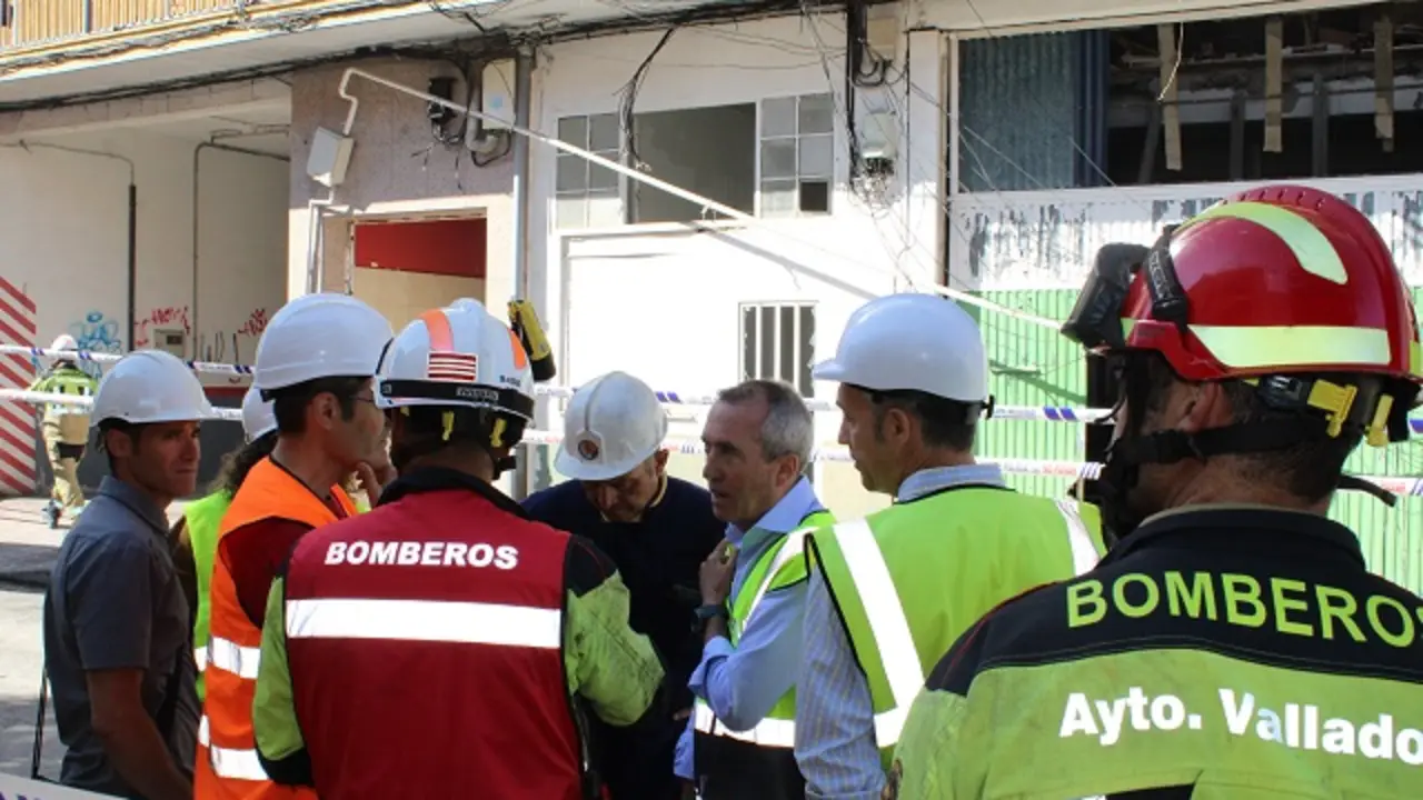 El concejal Jos&eacute; Ignacio Zarandona en el lugar de la explosi&oacute;n | Valladolid Plural