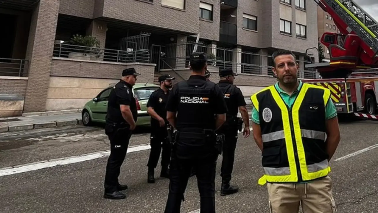 Javier Redondo, agente de la Polic&iacute;a Nacional de Valladolid y vecino del bloque siniestrado en Parquesol