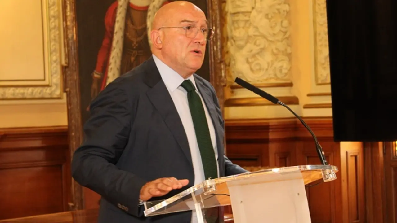 Jes&uacute;s Julio Carnero, alcalde de Valladolid, en rueda de prensa | Valladolid Plural