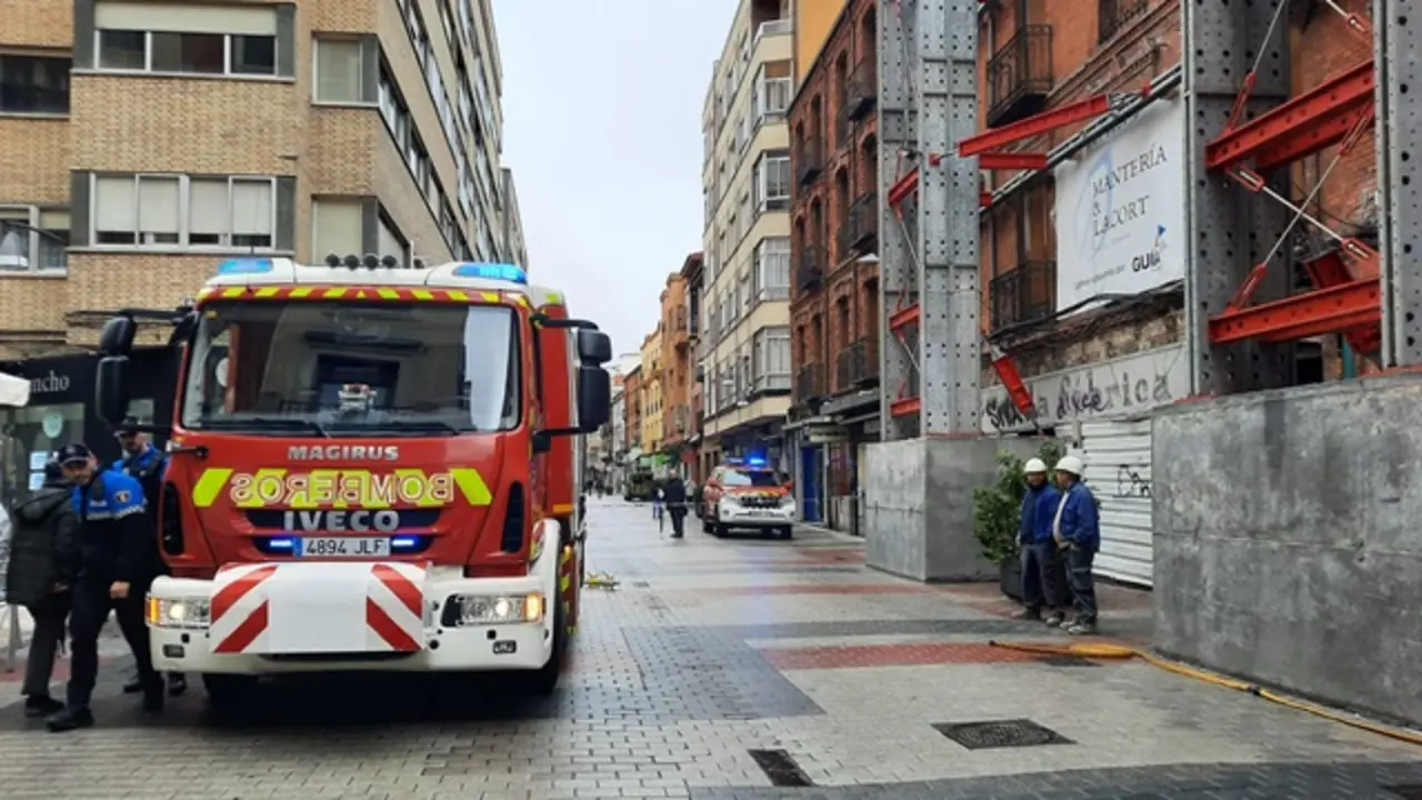 Imagen de archivo de los Bomberos en la calle Manter&iacute;a | Valladolid Plural
