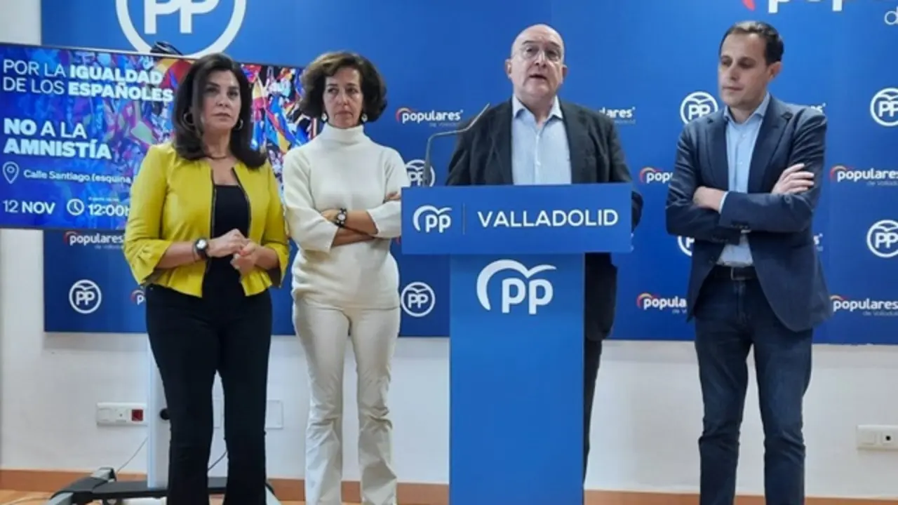 Jes&uacute;s Julio Carnero, junto al presidente del PP de Valladolid y parlamentarias nacionales | Valladolid Plural