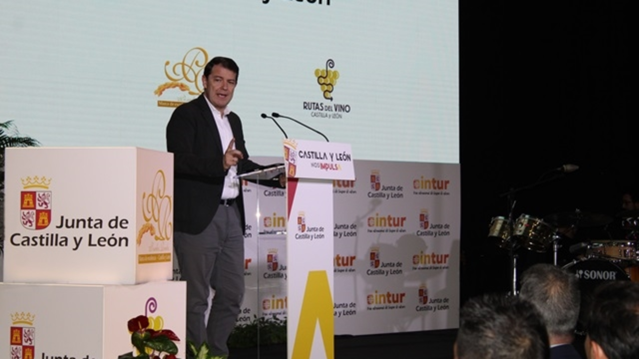 El presidente de Castilla y Le&oacute;n, Alfonso Fern&aacute;ndez Ma&ntilde;ueco, en INTUR | Valladolid Plural